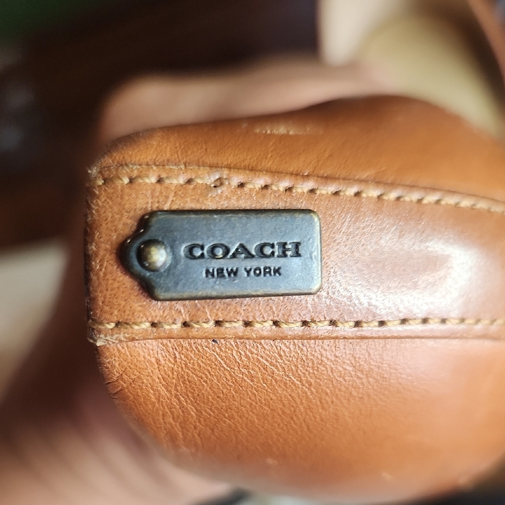 Elegant Black and Tan Women's Heels - Picture 2 of 7